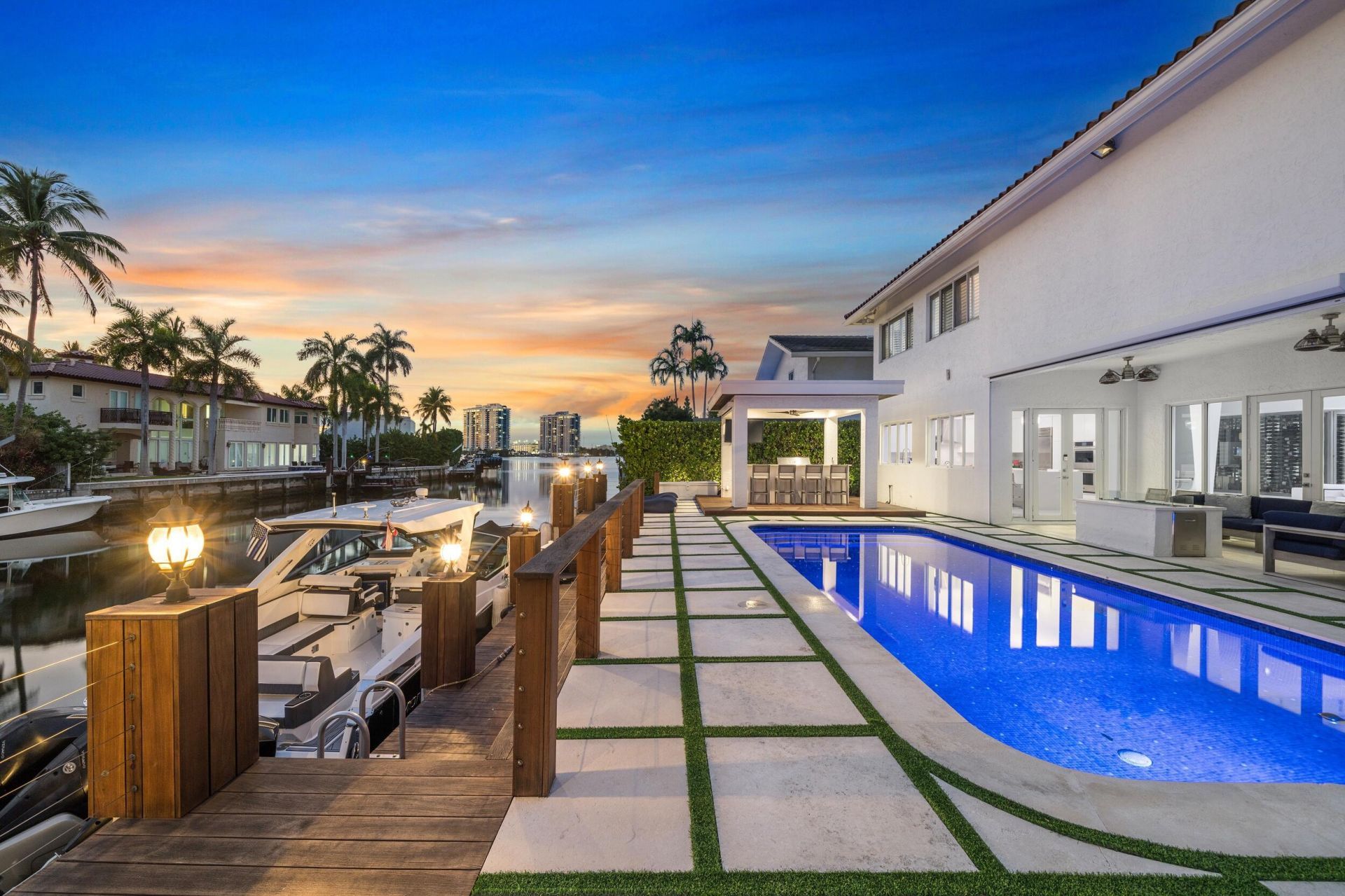 16430 NE 30th Avenue, North Miami Beach, FL 33160 Photo