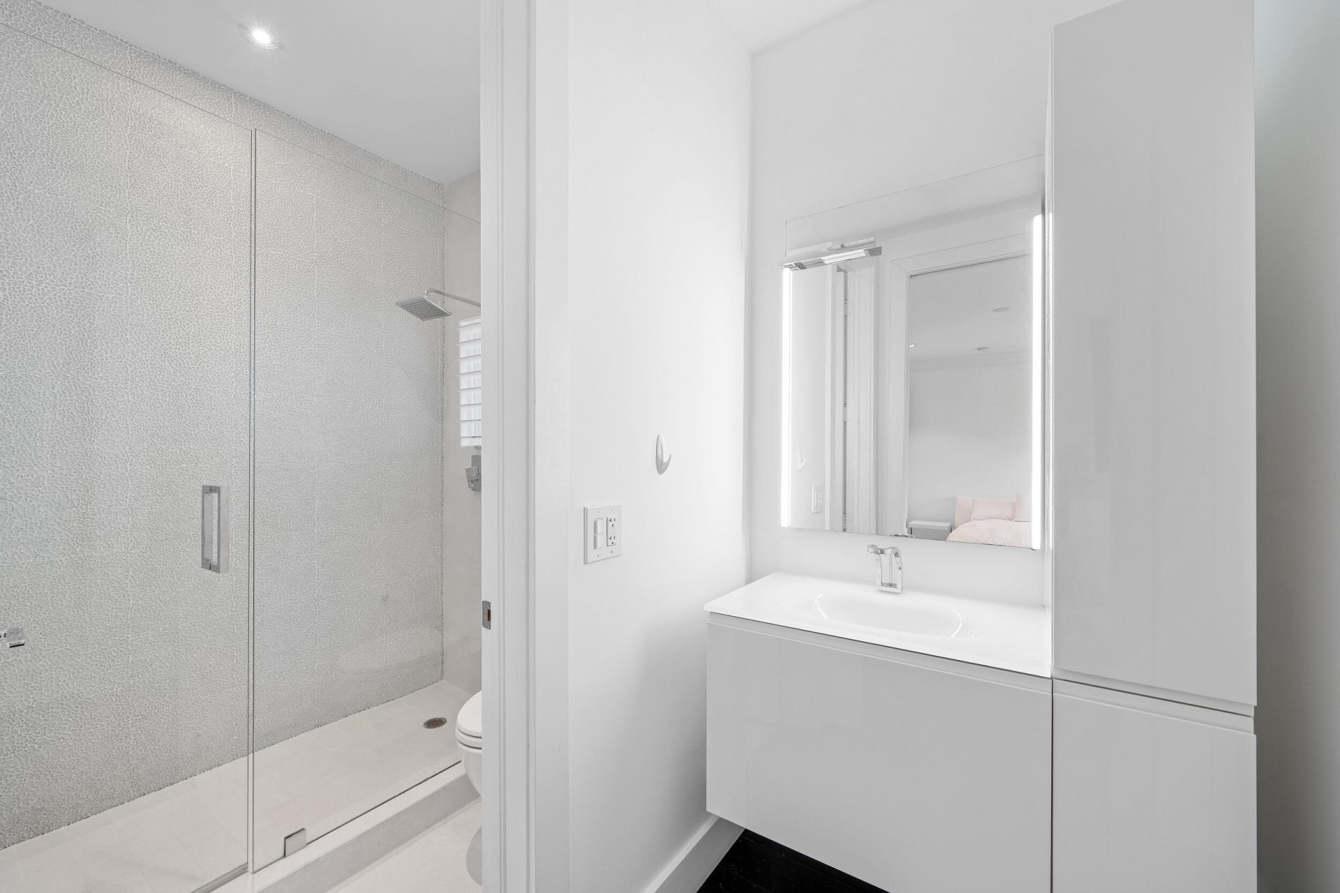 16430 NE 30th Avenue, North Miami Beach, FL 33160 Photo