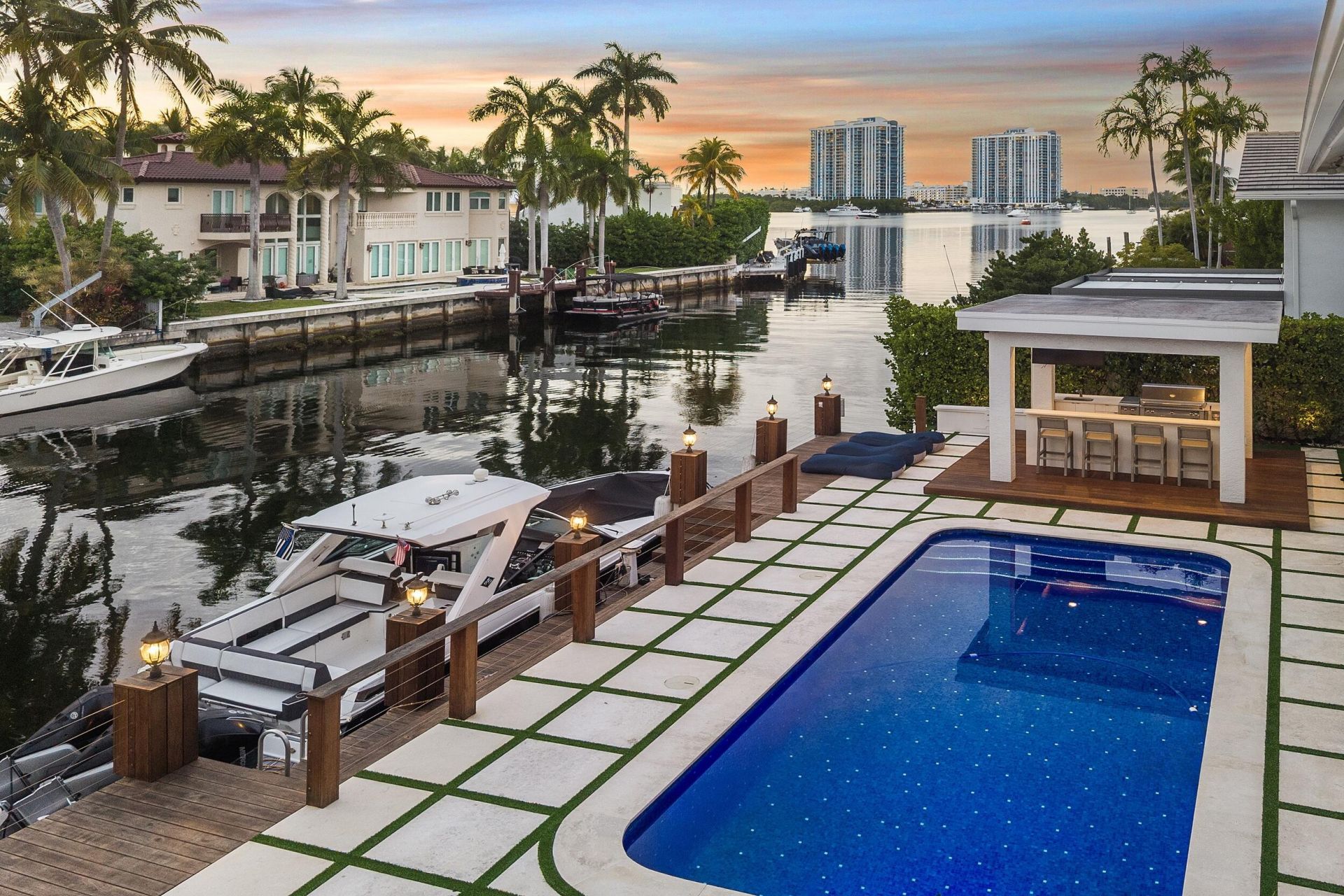 16430 NE 30th Avenue, North Miami Beach, FL 33160 Photo