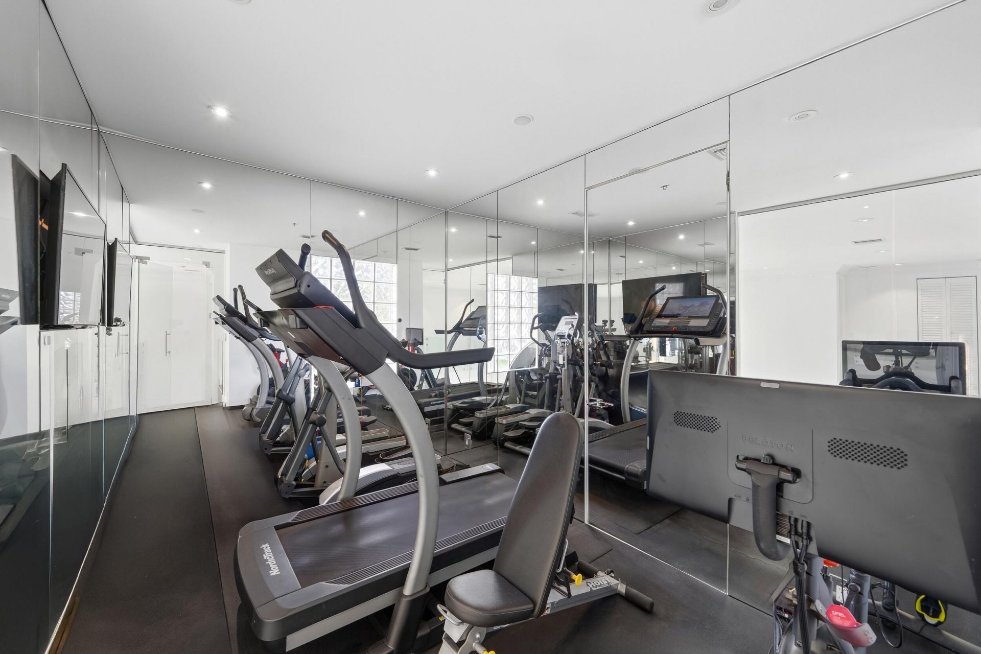 16430 NE 30th Avenue, North Miami Beach, FL 33160 Photo