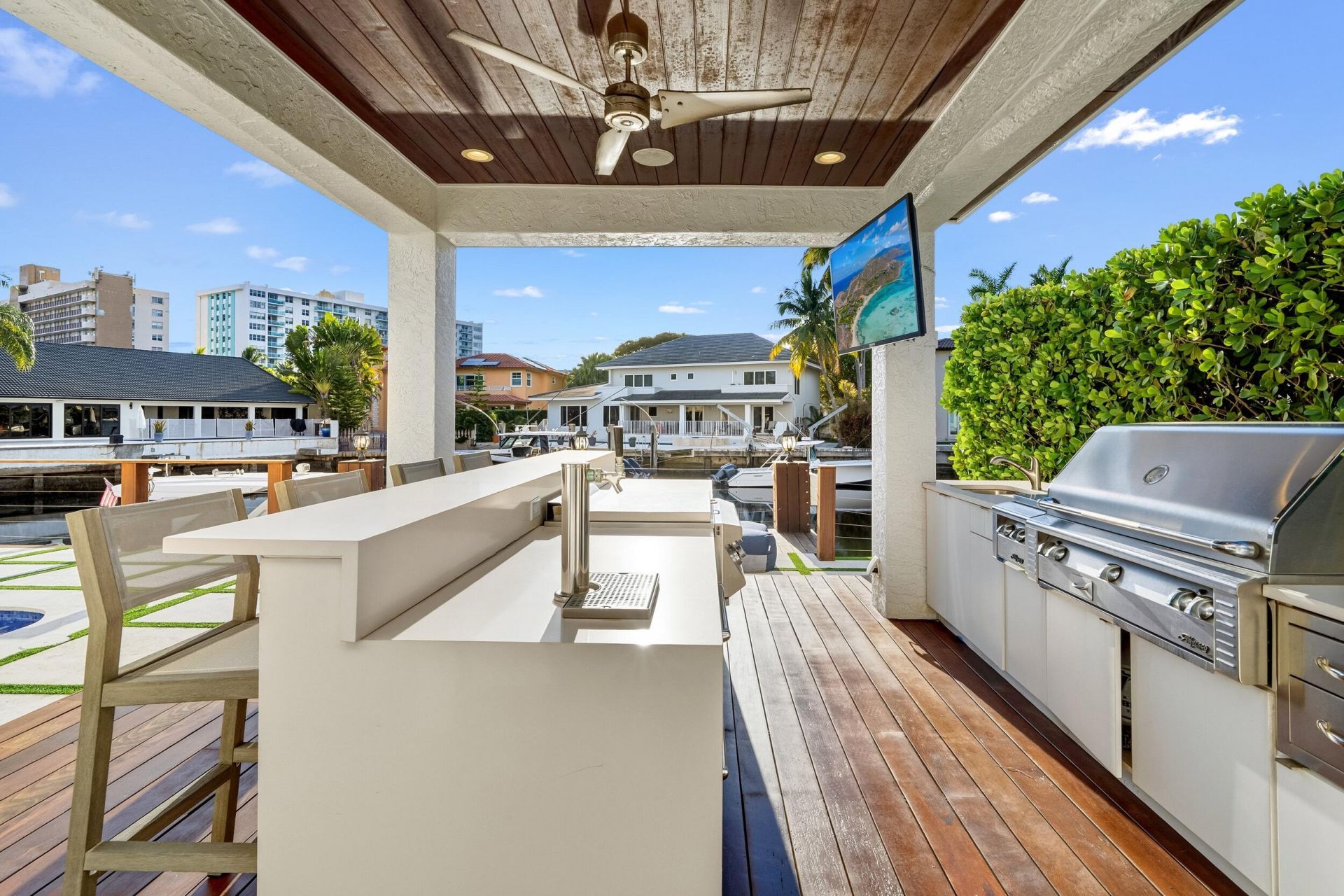 16430 NE 30th Avenue, North Miami Beach, FL 33160 Photo