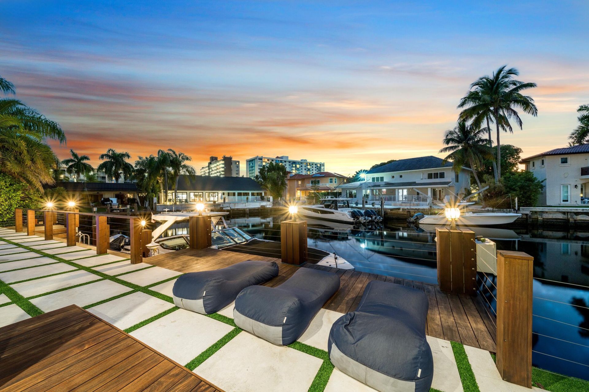 16430 NE 30th Avenue, North Miami Beach, FL 33160 Photo