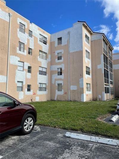 2850 Somerset Drive, Unit 404L, Lauderdale Lakes, FL 33311 Photo