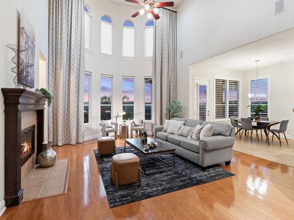 2906 Lakehurst RD, Spicewood, TX 78669