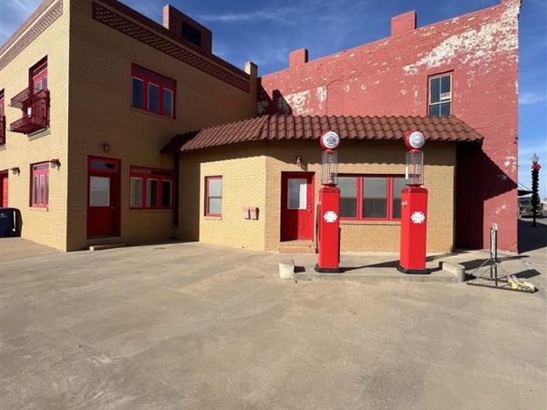 224 S Main, Hennessey, OK 73742