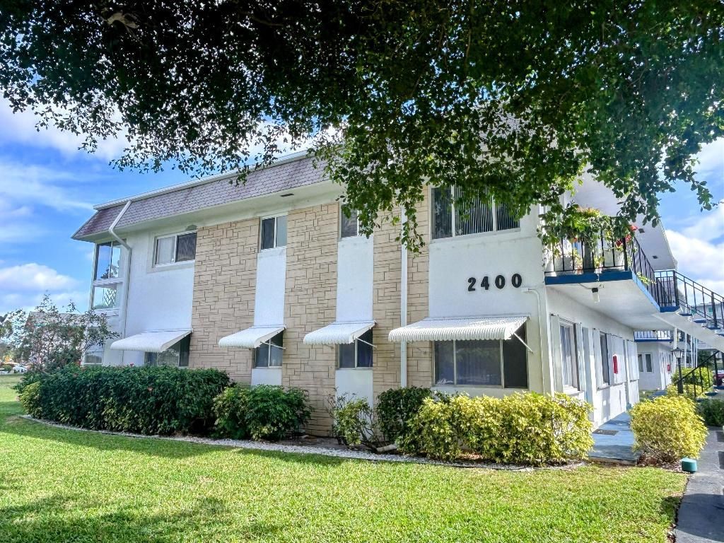 2400 Lake Osborne Drive, Unit 102, Lake Worth Beach, FL 33461 Photo