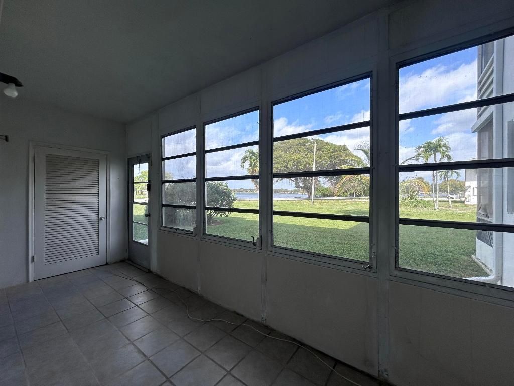 2400 Lake Osborne Drive, Unit 102, Lake Worth Beach, FL 33461 Photo