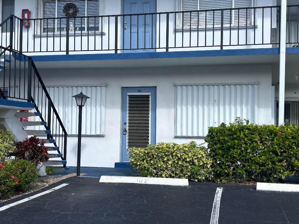 2400 Lake Osborne Drive, Unit 102, Lake Worth Beach, FL 33461 Photo