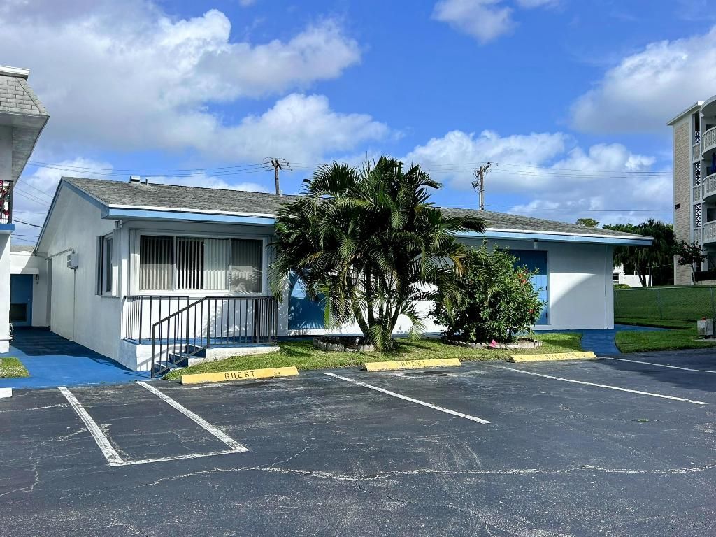 2400 Lake Osborne Drive, Unit 102, Lake Worth Beach, FL 33461 Photo