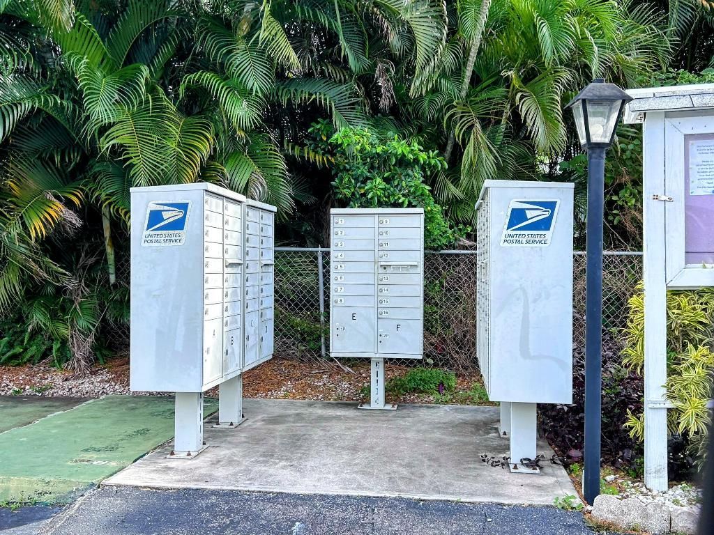 2400 Lake Osborne Drive, Unit 102, Lake Worth Beach, FL 33461 Photo