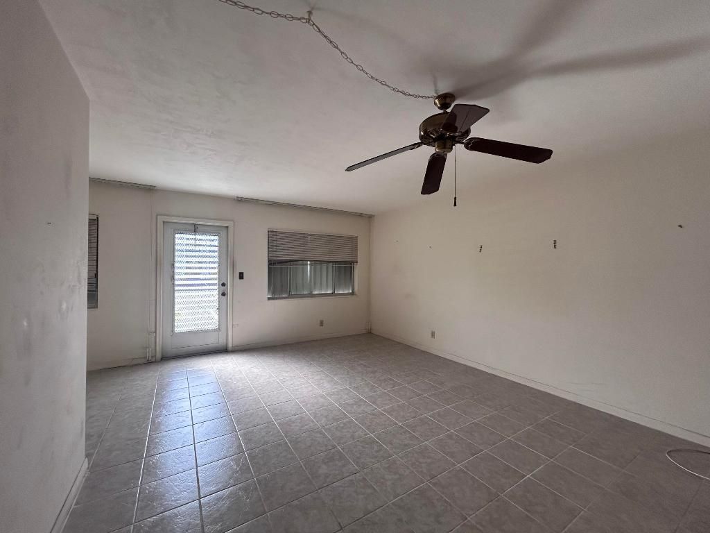 2400 Lake Osborne Drive, Unit 102, Lake Worth Beach, FL 33461 Photo