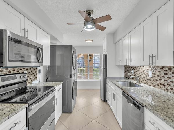 13950 Via Flora, Unit B, Delray Beach, FL 33484