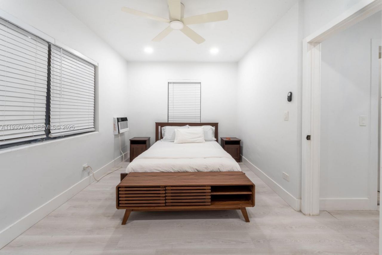 711 85th St, Miami Beach, FL 33141 Photo