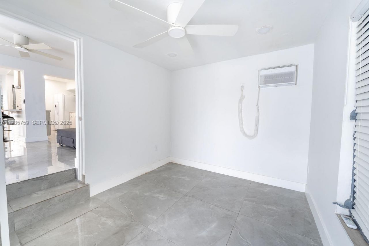 711 85th St, Miami Beach, FL 33141 Photo