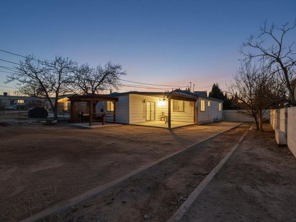 133 63rd Street NW, Albuquerque, NM 87105