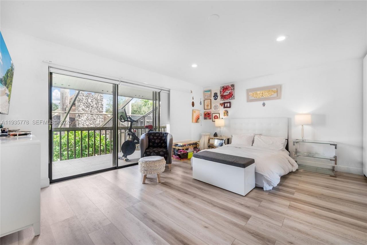 7075 SW 67th Ave, Unit 14, South Miami, FL 33143 Photo