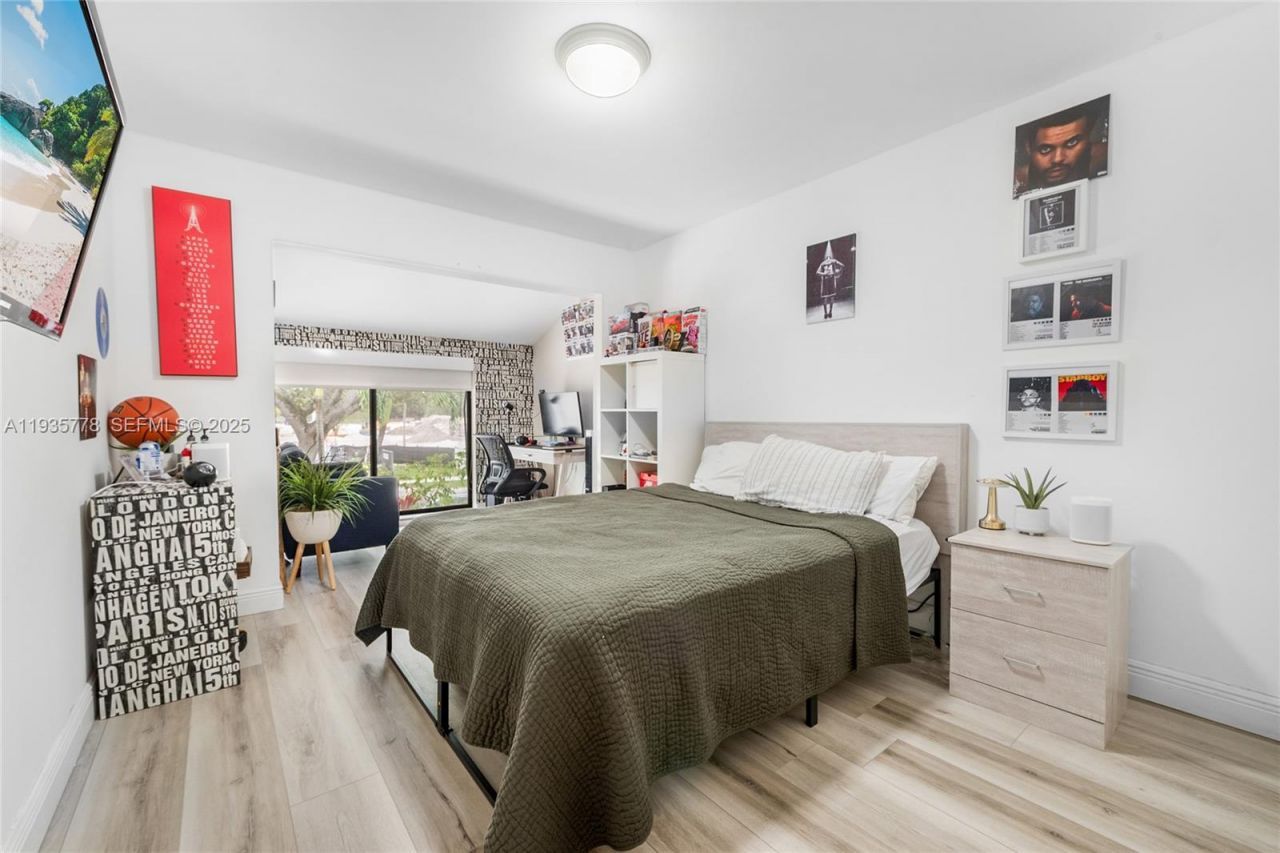 7075 SW 67th Ave, Unit 14, South Miami, FL 33143 Photo