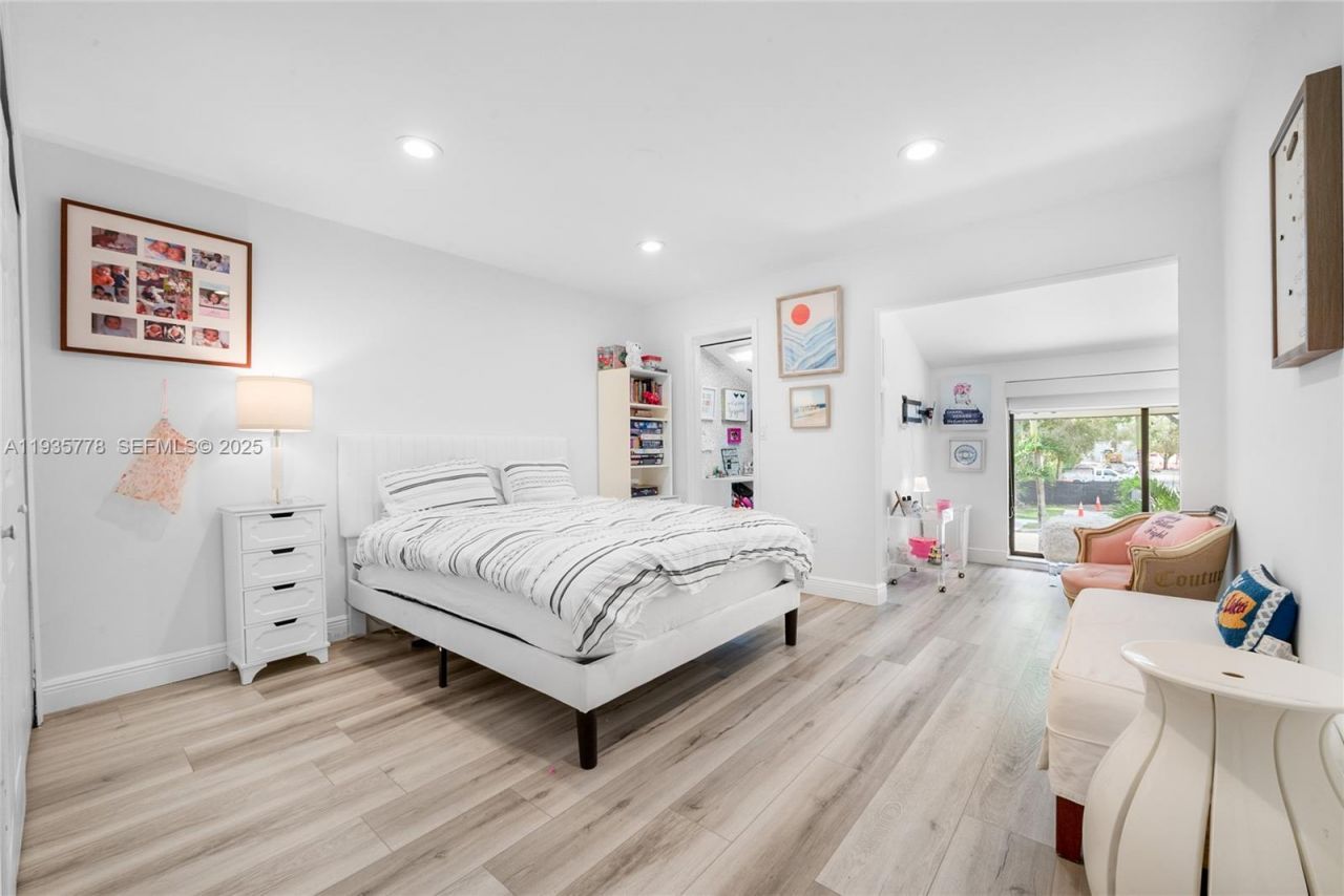 7075 SW 67th Ave, Unit 14, South Miami, FL 33143 Photo