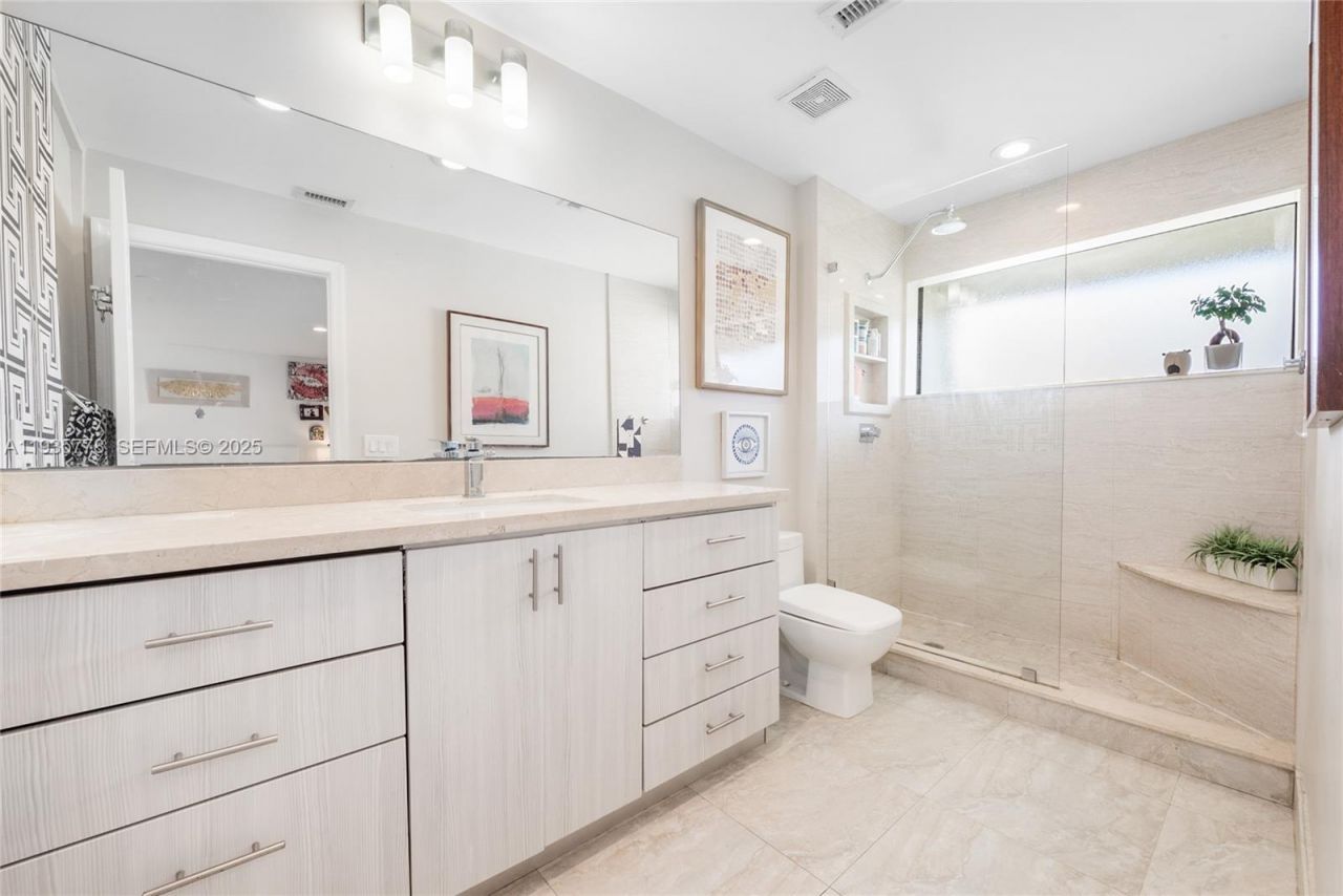 7075 SW 67th Ave, Unit 14, South Miami, FL 33143 Photo