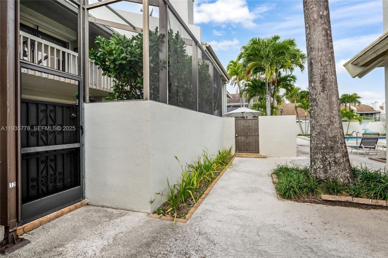 7075 SW 67th Ave, Unit 14, South Miami, FL 33143 Photo