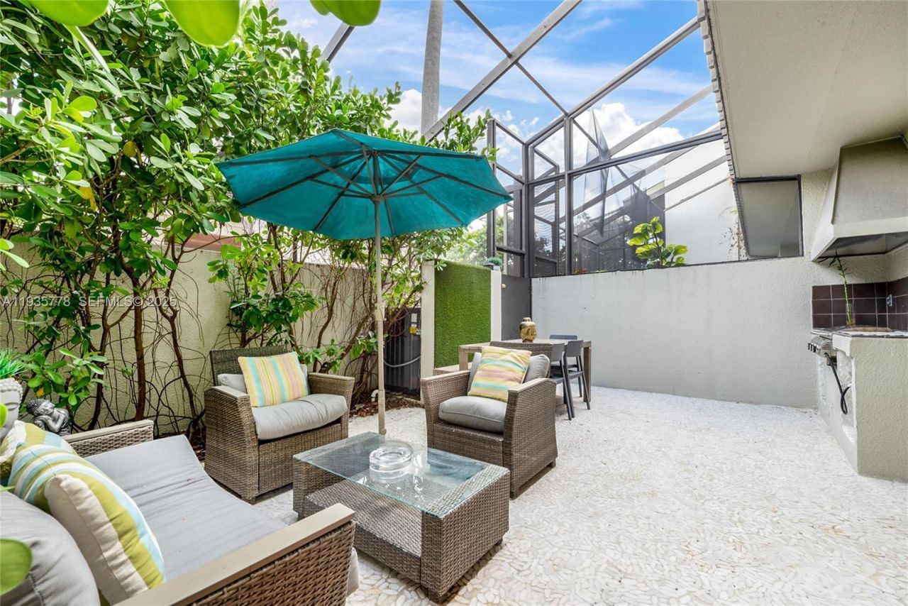 7075 SW 67th Ave, Unit 14, South Miami, FL 33143 Photo