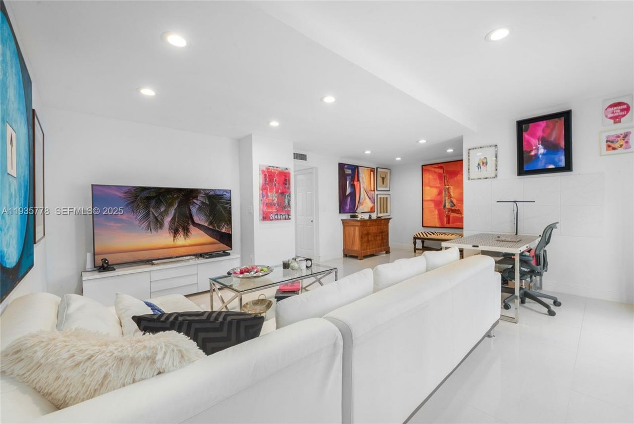 7075 SW 67th Ave, Unit 14, South Miami, FL 33143 Photo