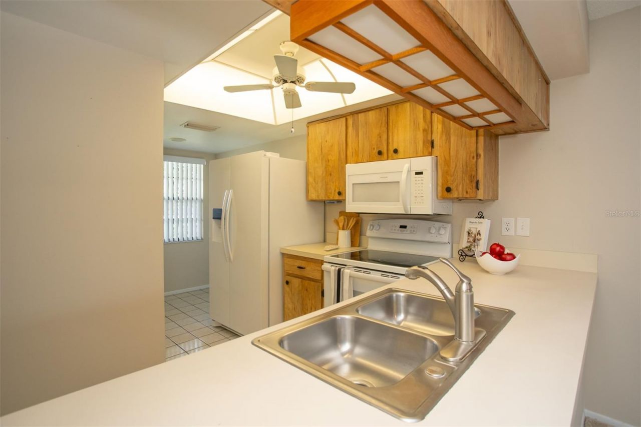 9860 62nd Terrace N, Unit 1014, Saint Petersburg, FL 33708 Photo
