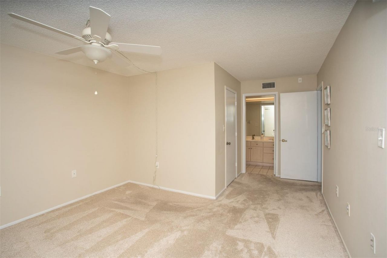 9860 62nd Terrace N, Unit 1014, Saint Petersburg, FL 33708 Photo