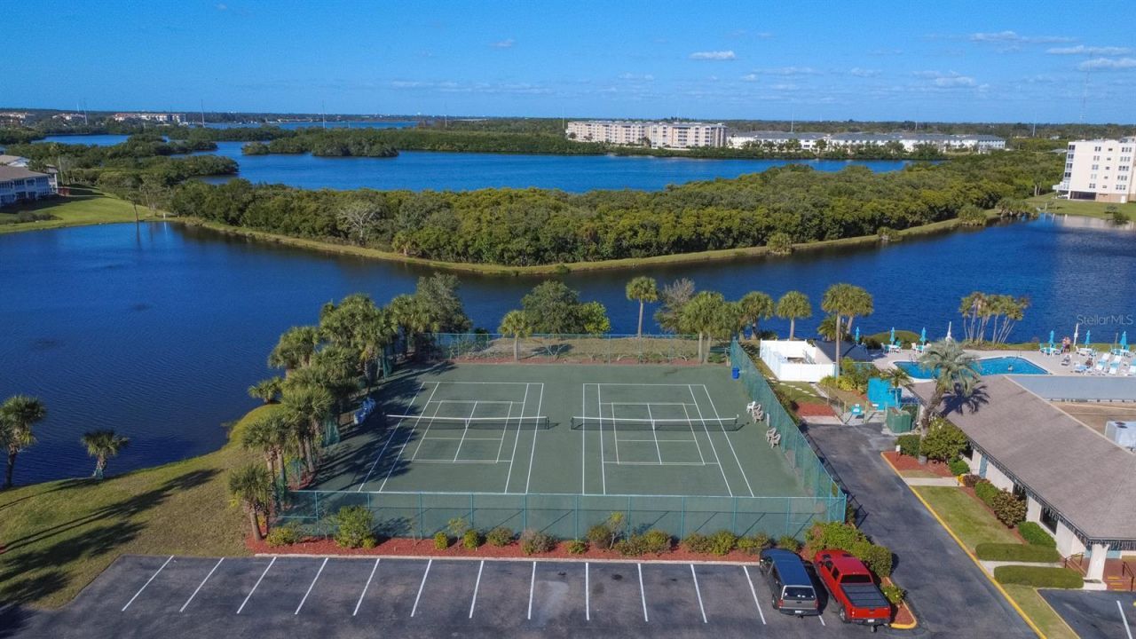 9860 62nd Terrace N, Unit 1014, Saint Petersburg, FL 33708 Photo