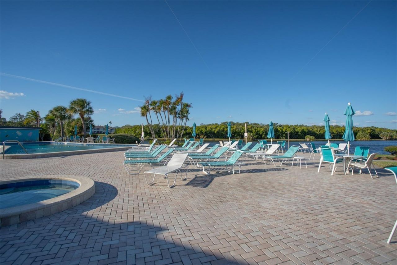 9860 62nd Terrace N, Unit 1014, Saint Petersburg, FL 33708 Photo