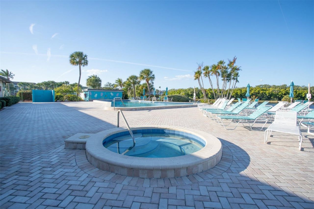 9860 62nd Terrace N, Unit 1014, Saint Petersburg, FL 33708 Photo
