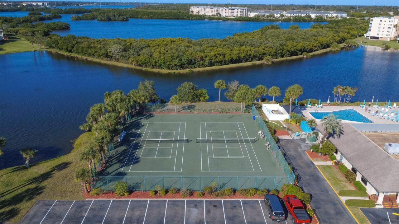 9860 62nd Terrace N, Unit 1014, Saint Petersburg, FL 33708 Photo