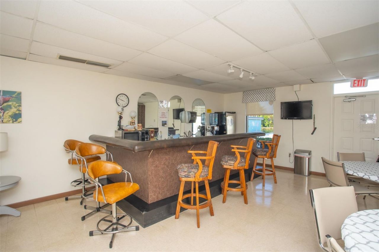 9860 62nd Terrace N, Unit 1014, Saint Petersburg, FL 33708 Photo
