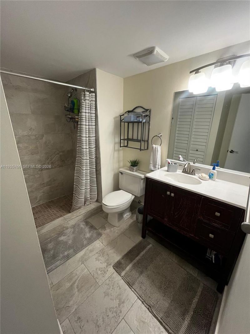 16511 Blatt Blvd, Unit 203, Weston, FL 33326 Photo