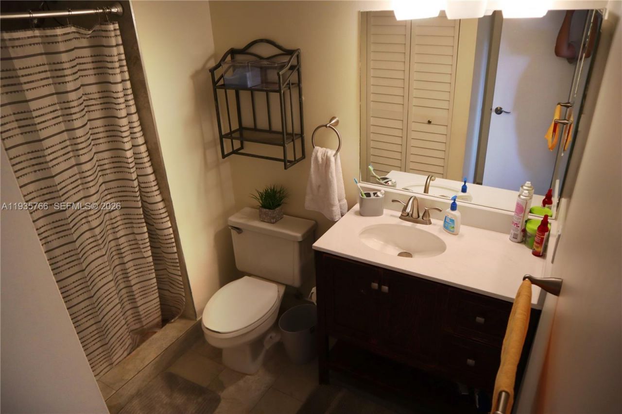 16511 Blatt Blvd, Unit 203, Weston, FL 33326 Photo