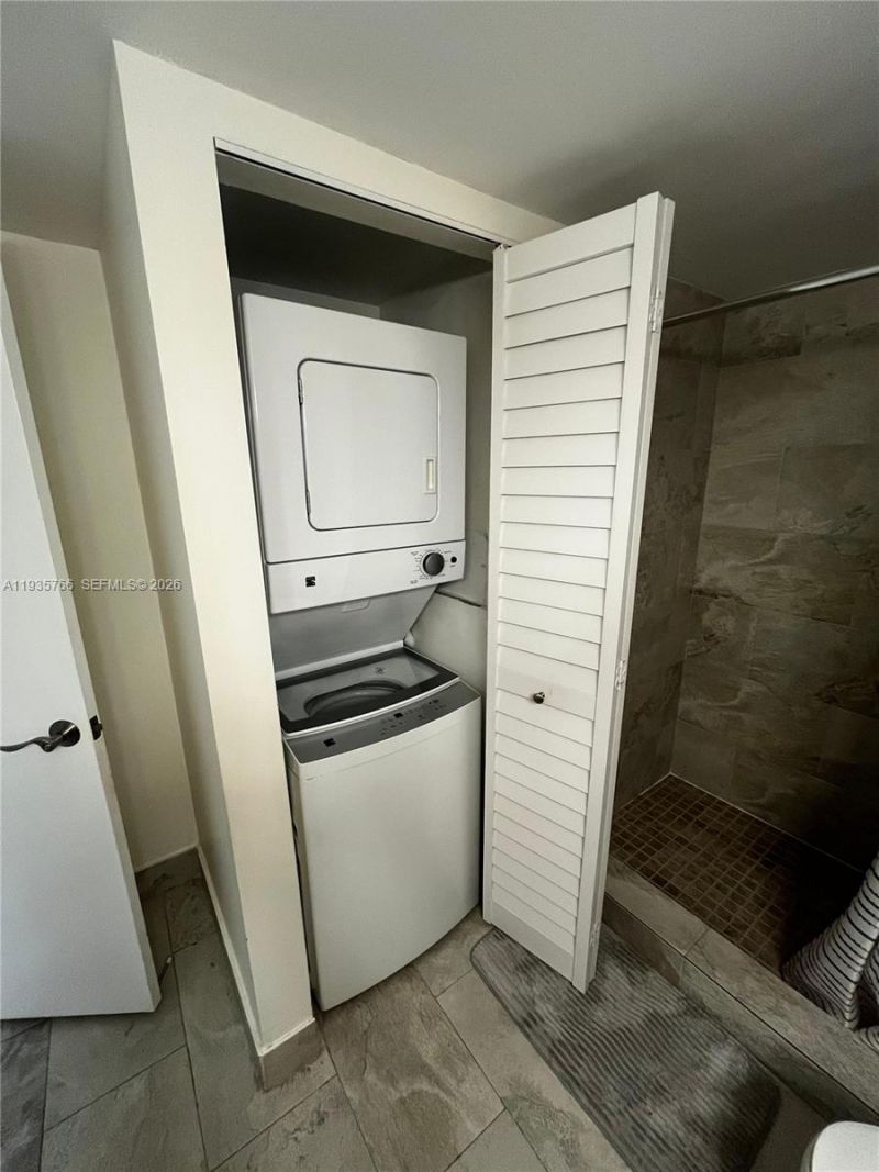 16511 Blatt Blvd, Unit 203, Weston, FL 33326 Photo