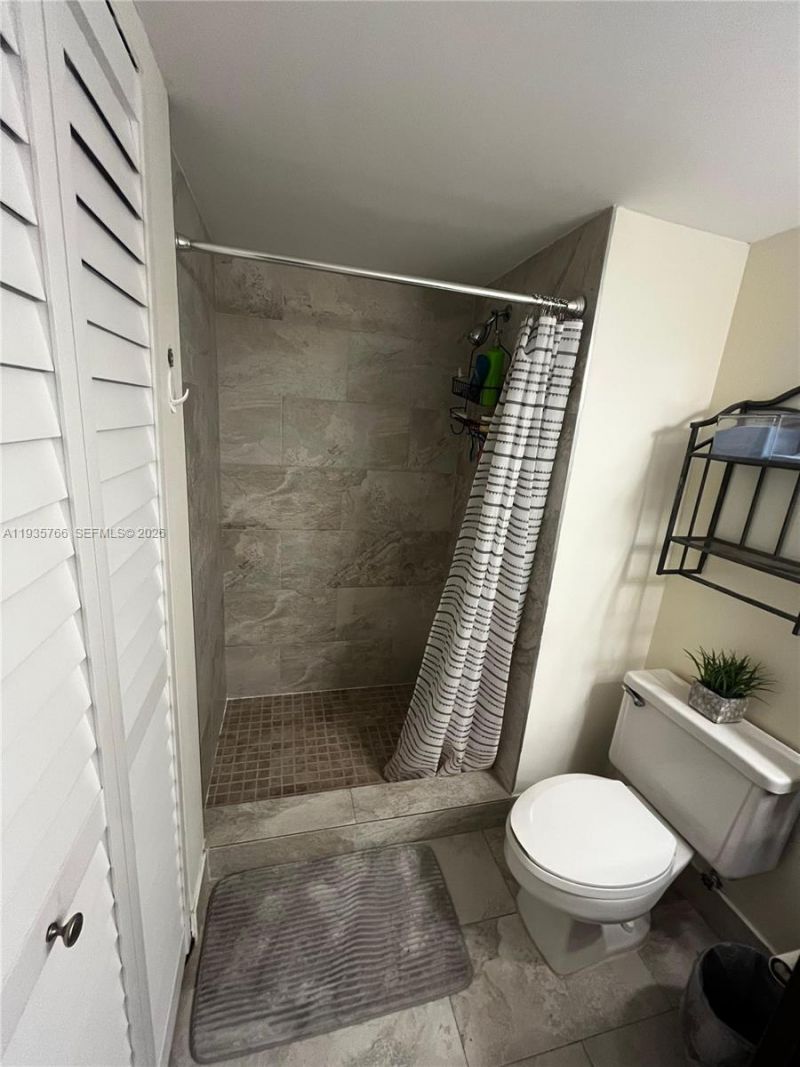 16511 Blatt Blvd, Unit 203, Weston, FL 33326 Photo