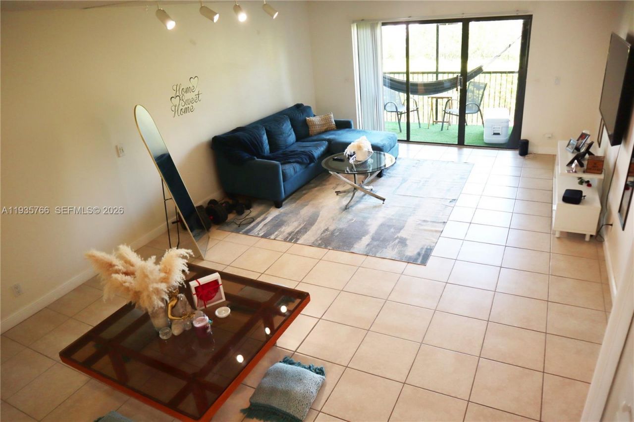 16511 Blatt Blvd, Unit 203, Weston, FL 33326 Photo