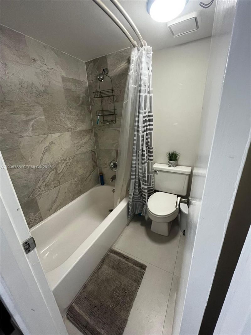 16511 Blatt Blvd, Unit 203, Weston, FL 33326 Photo