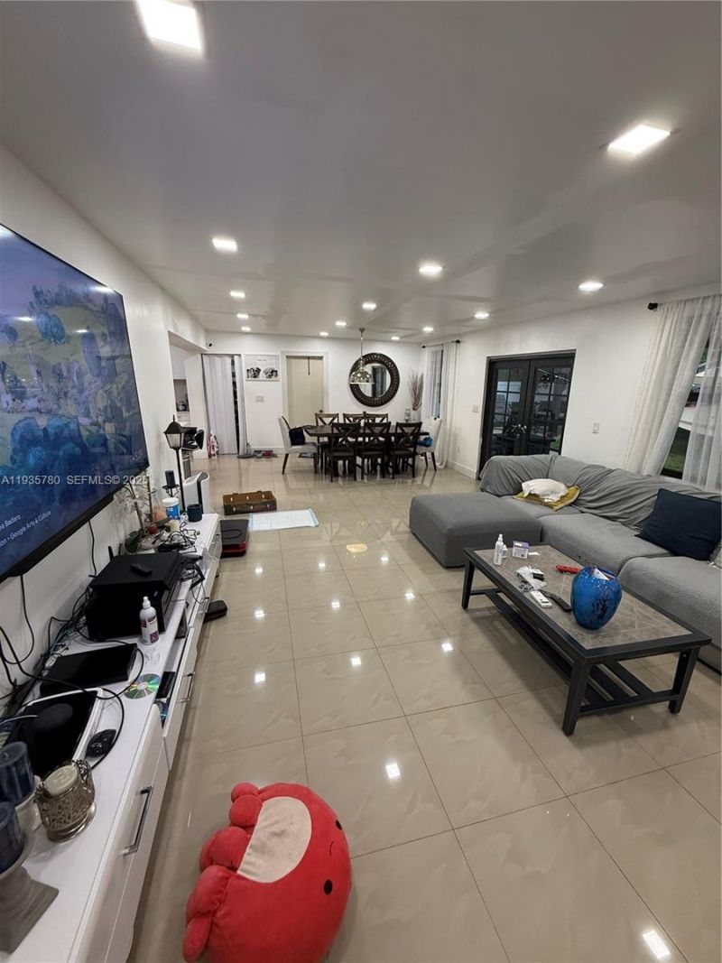 1031 NE 142nd St , North Miami, FL 33161 Photo