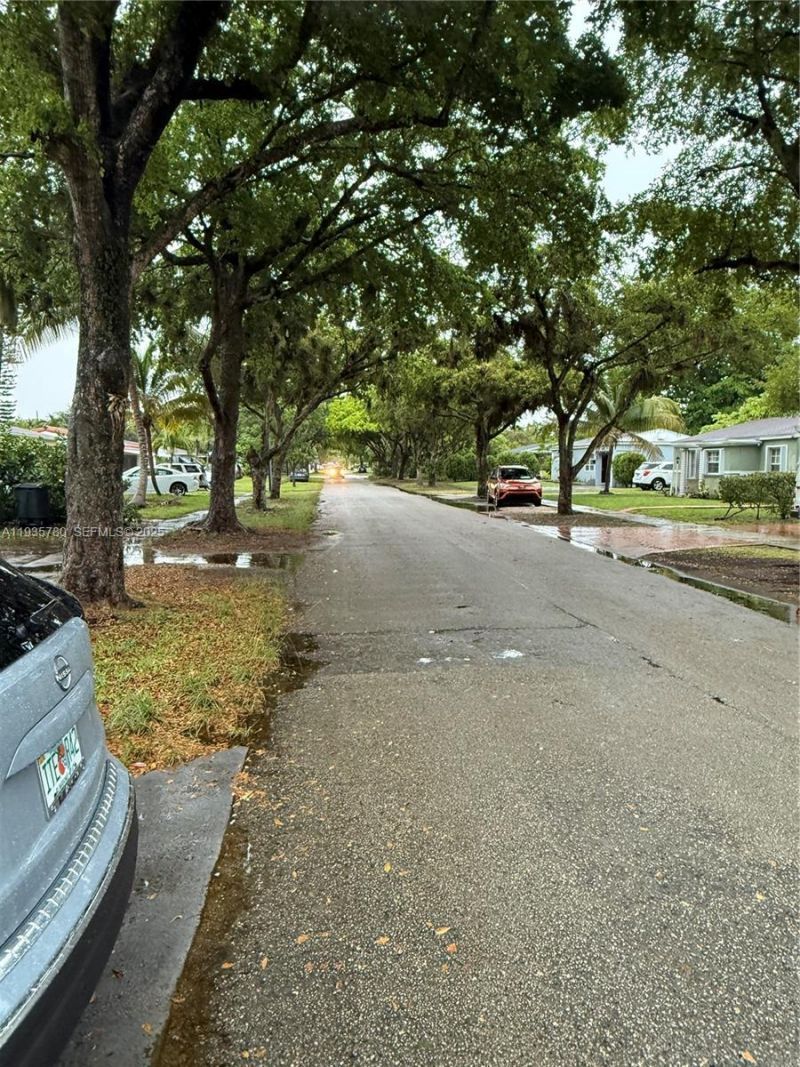 1031 NE 142nd St , North Miami, FL 33161 Photo