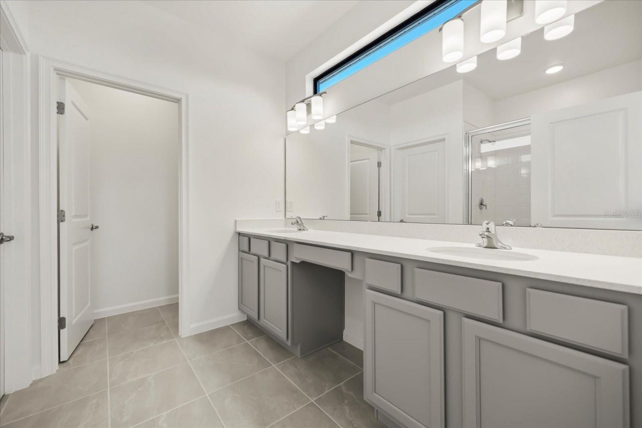 5680 High Seas Dr, Orlando, FL 32821 Photo