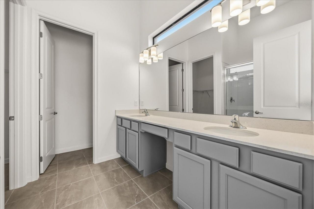 5680 High Seas Dr, Orlando, FL 32821 Photo