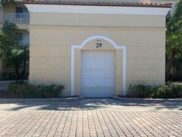 29 Harbour Isle Drive W, Unit 201, Fort Pierce, FL 34949