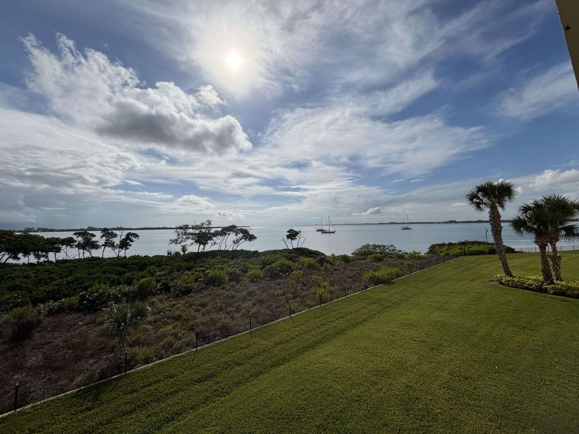 29 Harbour Isle Drive W, Unit 201, Fort Pierce, FL 34949 Photo