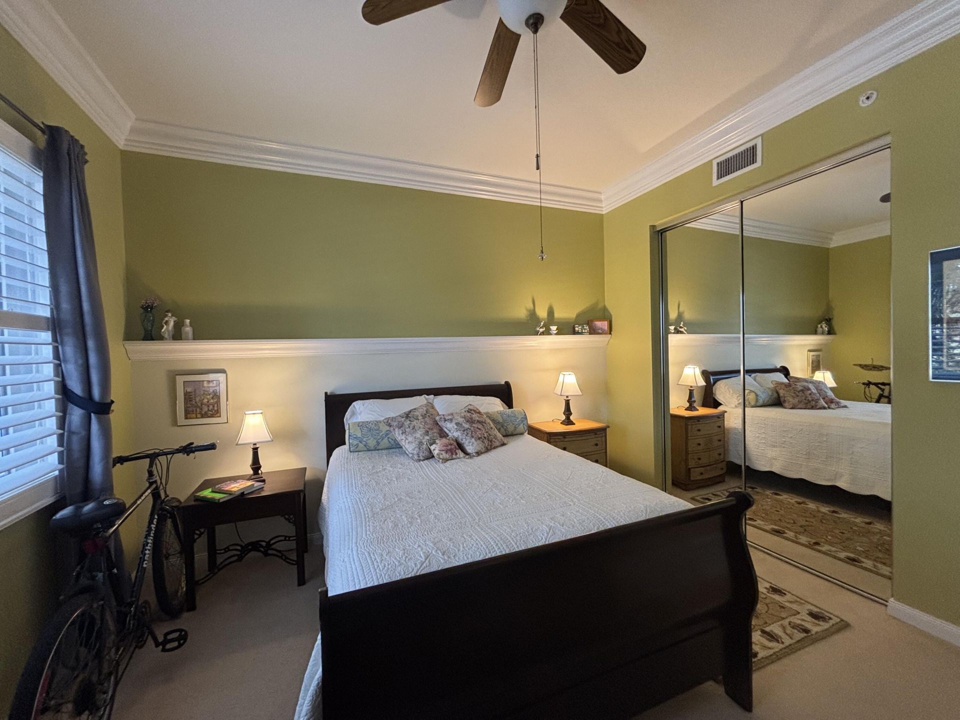 29 Harbour Isle Drive W, Unit 201, Fort Pierce, FL 34949 Photo