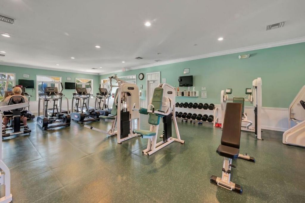 29 Harbour Isle Drive W, Unit 201, Fort Pierce, FL 34949 Photo