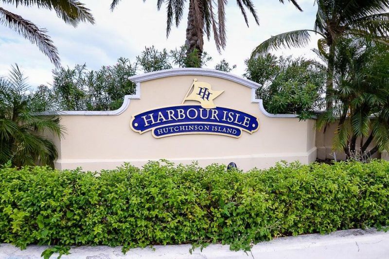 29 Harbour Isle Drive W, Unit 201, Fort Pierce, FL 34949 Photo