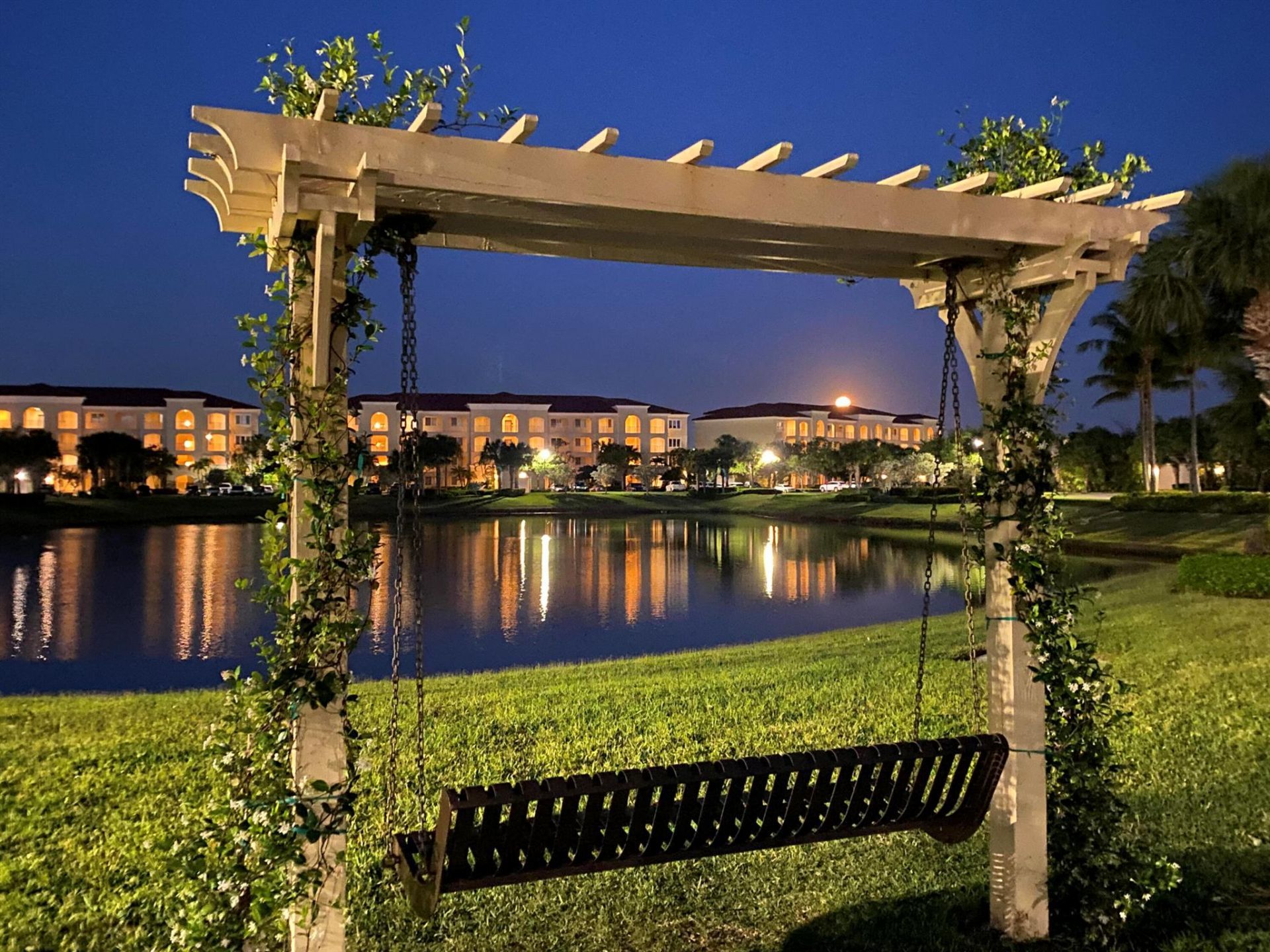 29 Harbour Isle Drive W, Unit 201, Fort Pierce, FL 34949 Photo