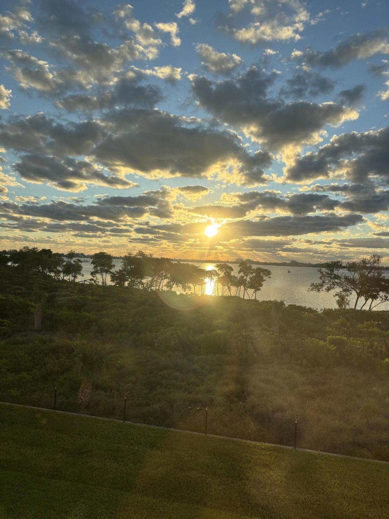 29 Harbour Isle Drive W, Unit 201, Fort Pierce, FL 34949 Photo